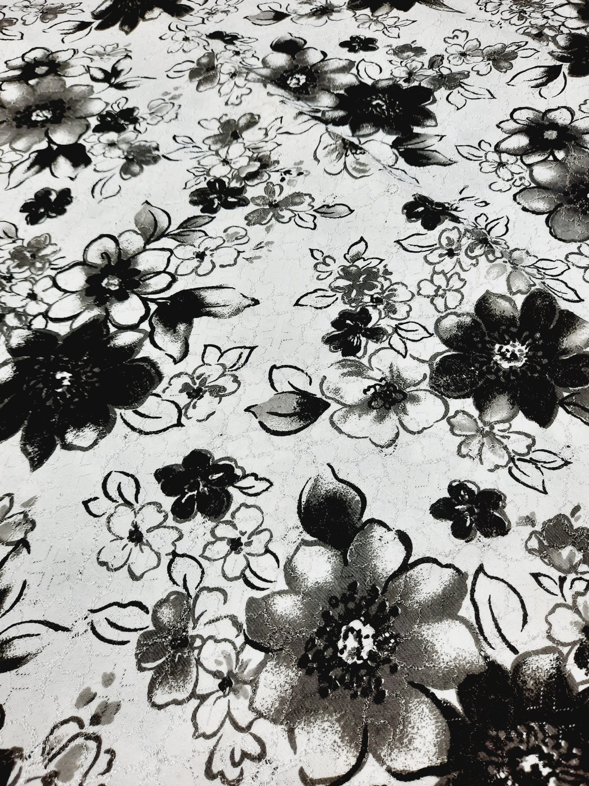 Encaje color Blanco Con Flores Negras Codigo 0008 – Casa Telas Curicó